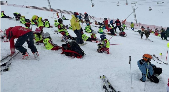 Kayakta Minikler Festivali Erzurum’da yapıldı